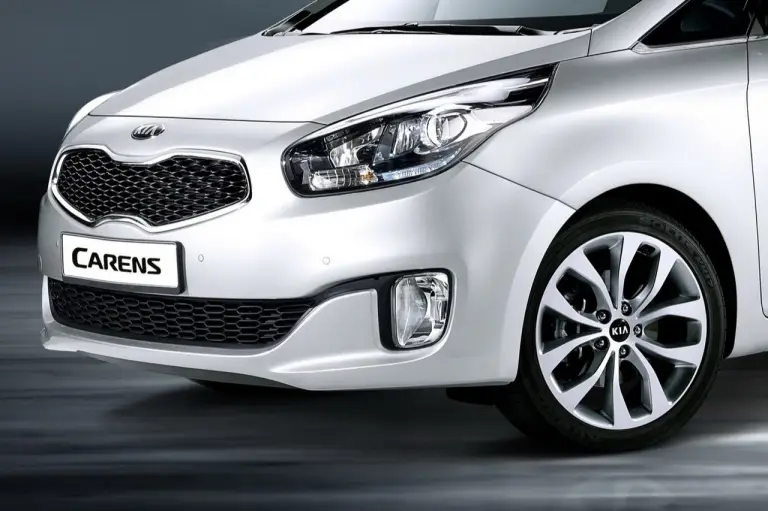 Kia Carens 2013 - Foto ufficiali - 6