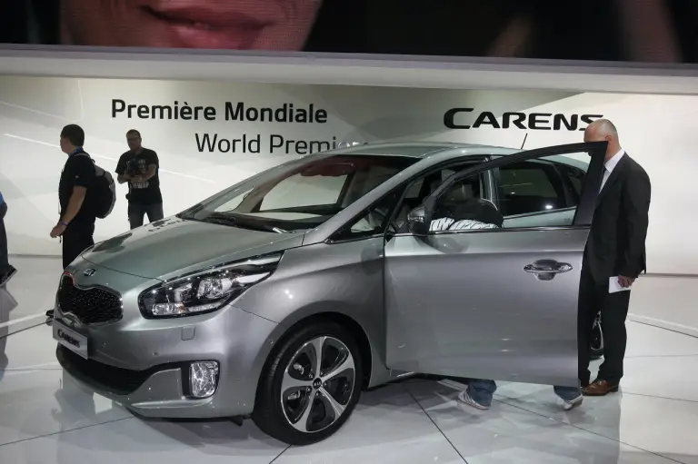 KIA Carens - Salone di Parigi 2012 - 12