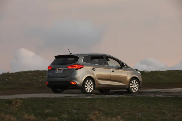 KIA Carens - 3