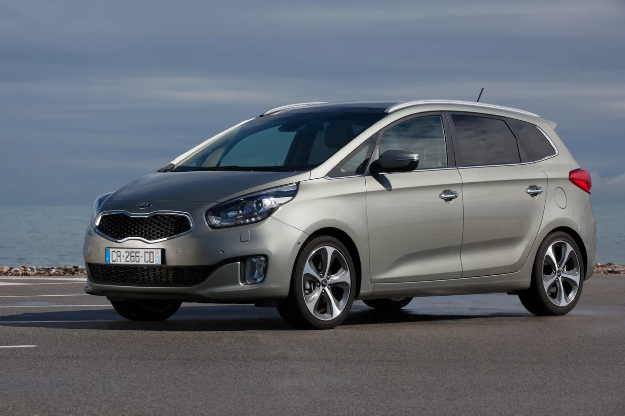KIA Carens - 6