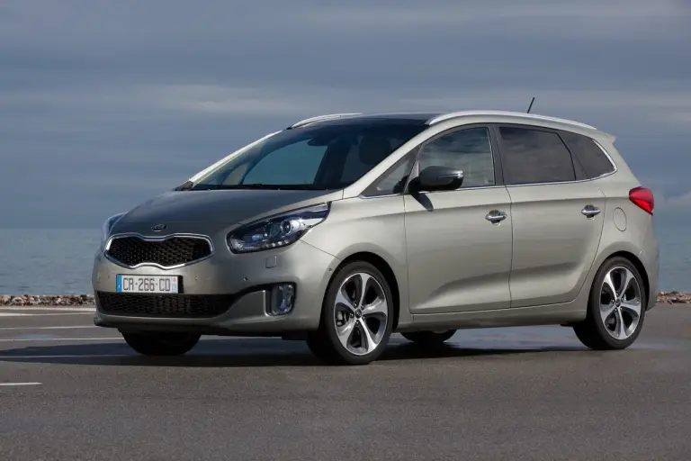 KIA Carens - 6