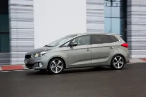 KIA Carens - 10