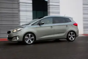 KIA Carens - 11
