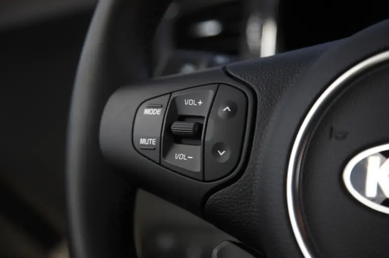 KIA Carens - 2