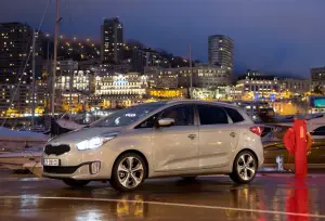 KIA Carens - 16