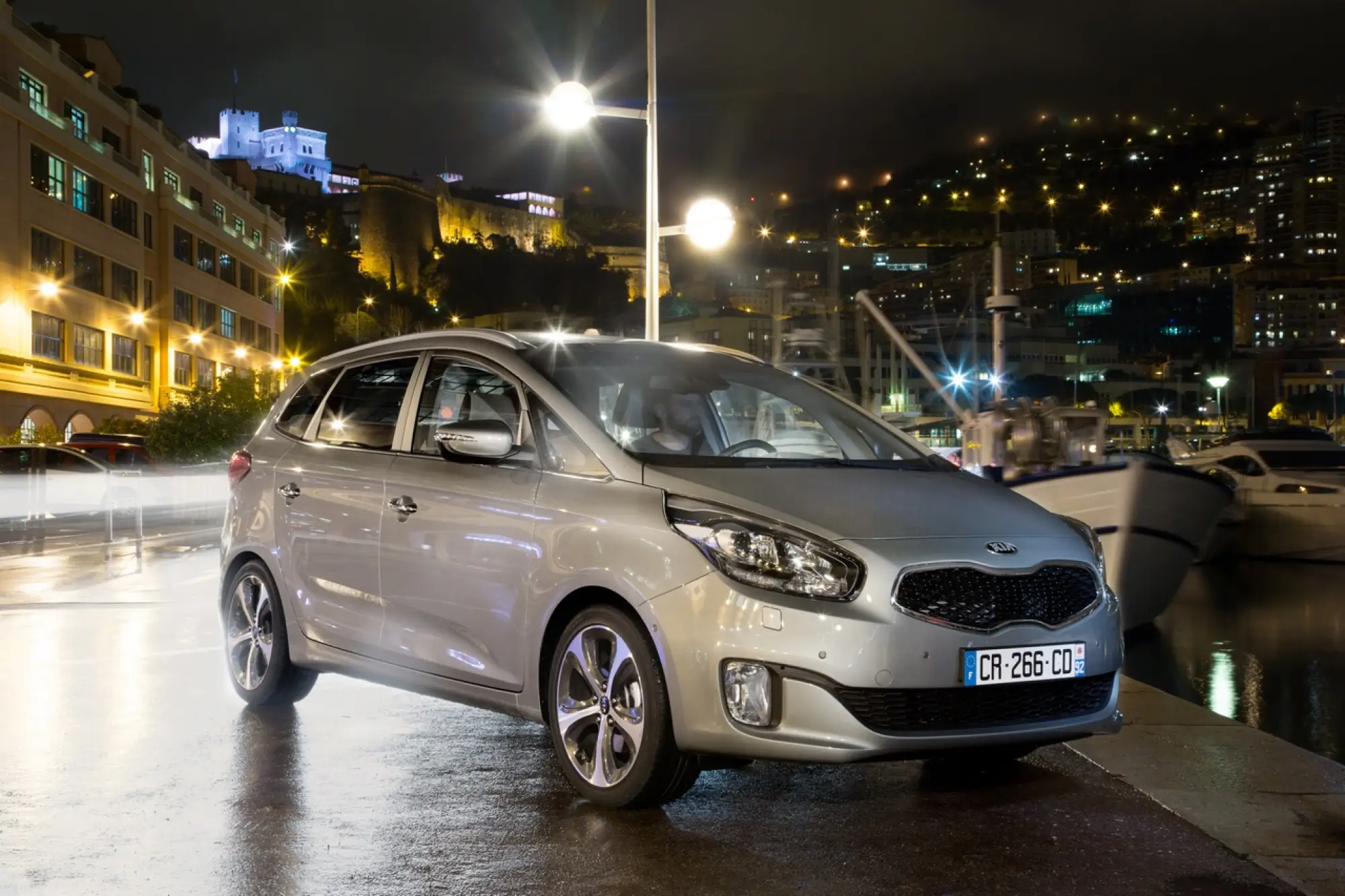 KIA Carens - 19
