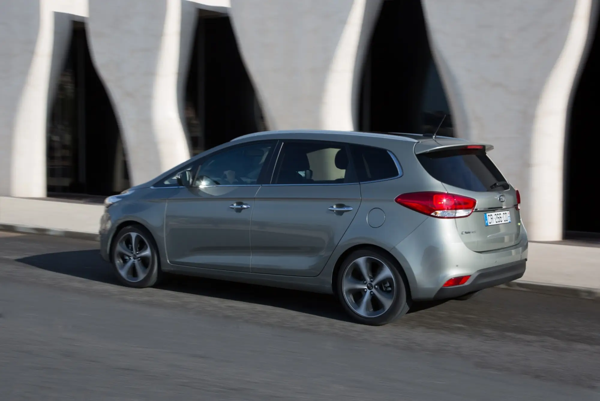 KIA Carens - 21