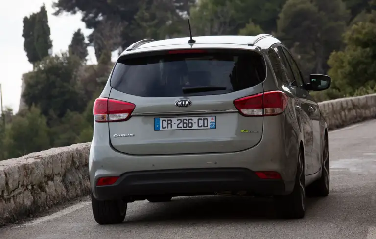 KIA Carens - 27