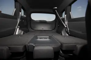 KIA Carens - 39