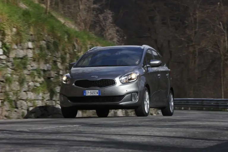 KIA Carens - 52
