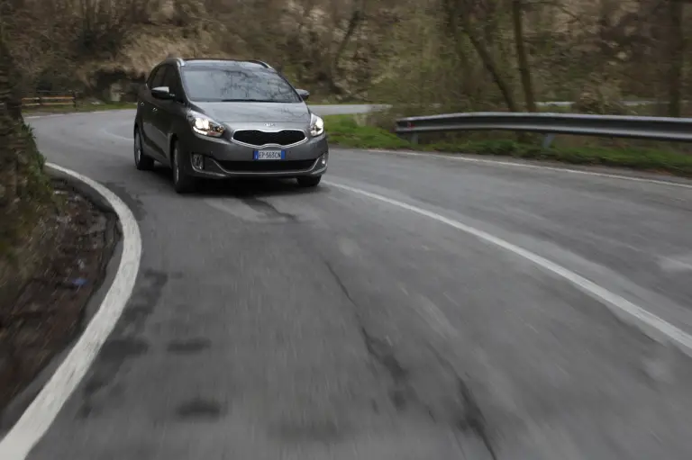 KIA Carens - 58
