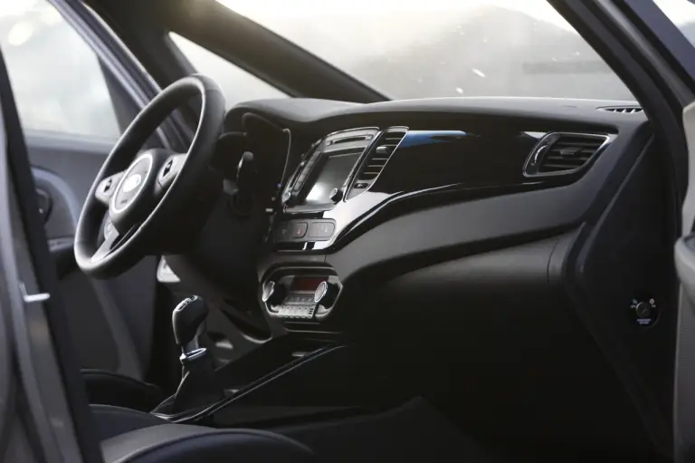 KIA Carens - 123