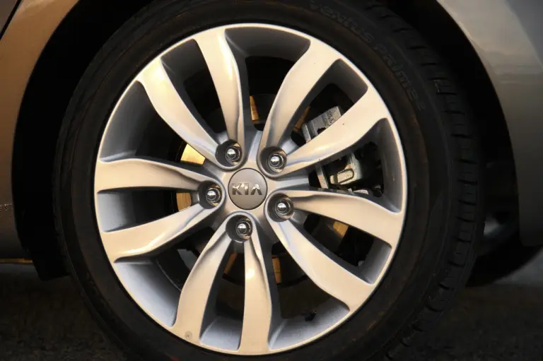 KIA Carens - 125