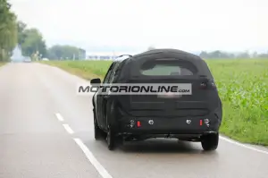Kia Carnival - Foto spia 18-6-2020