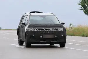 Kia Carnival - Foto spia 18-6-2020
