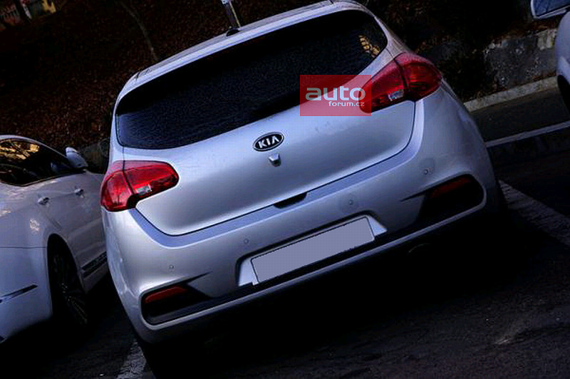 Kia Cee\'d 2012 foto dal vivo non ufficiali