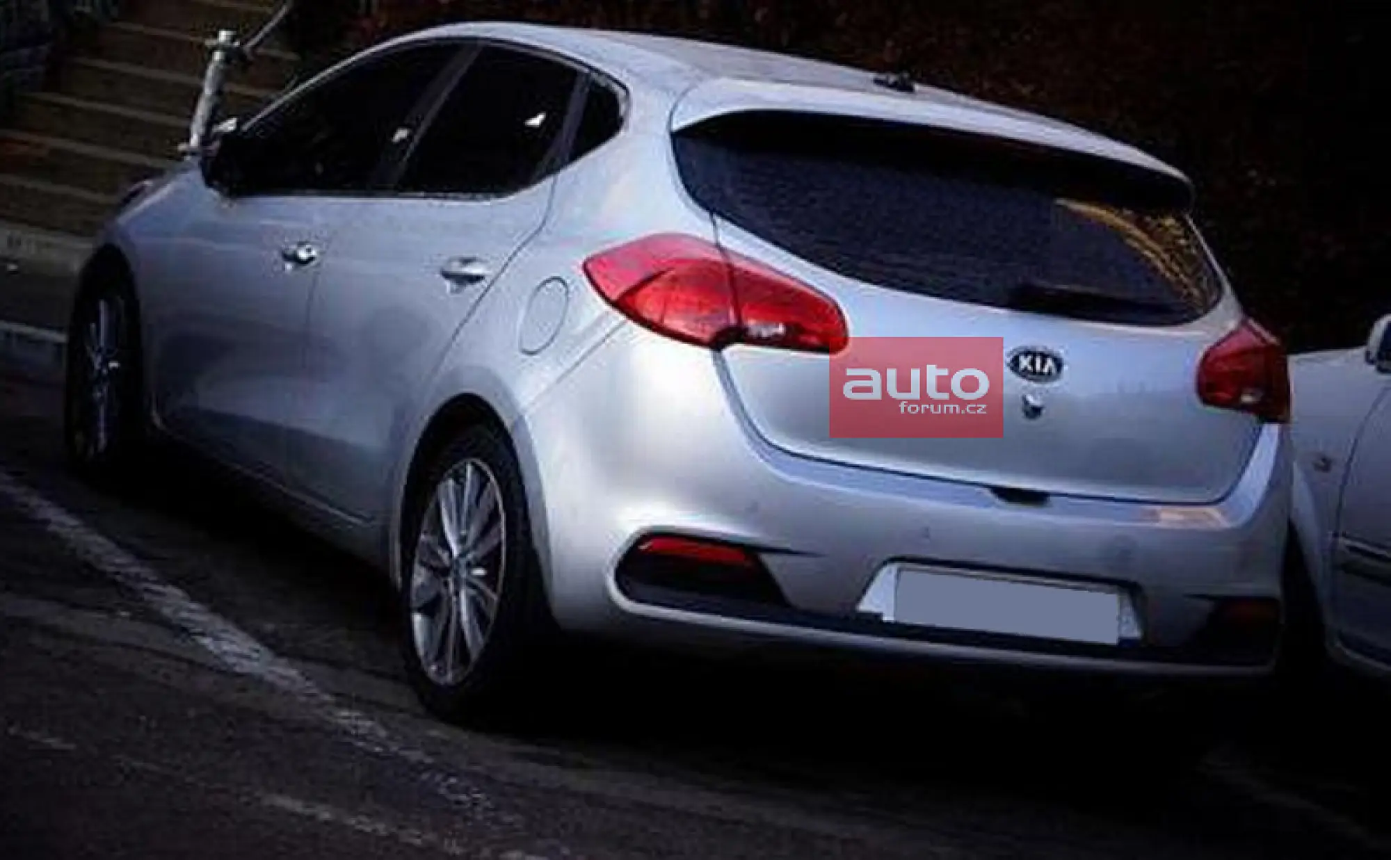 Kia Cee\'d 2012 foto dal vivo non ufficiali - 3