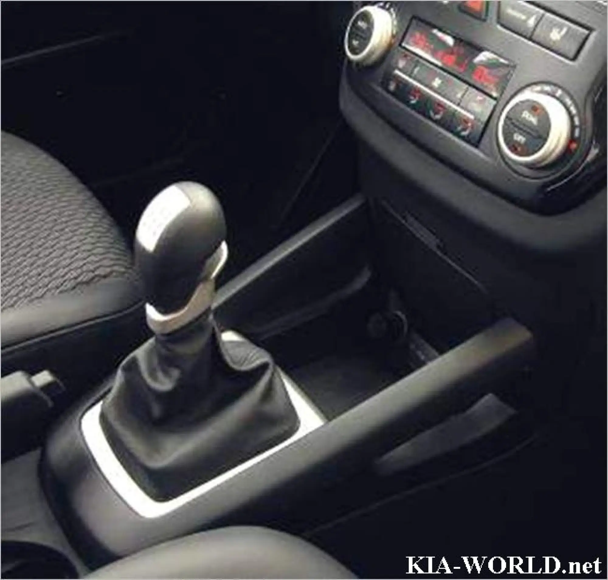 Kia Cee\'d 2010 - 5
