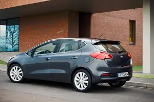 Kia Ceed 2012 nuove foto ufficiali