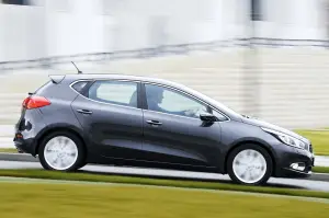 Kia Ceed 2012 nuove foto ufficiali