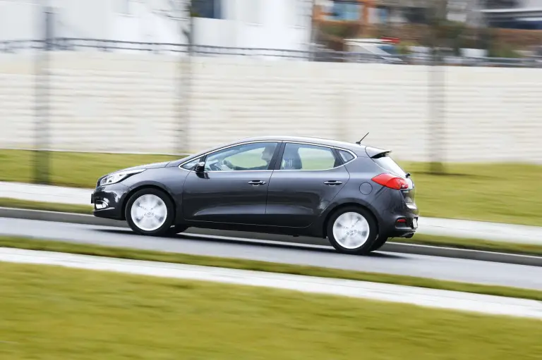 Kia Ceed 2012 nuove foto ufficiali - 14