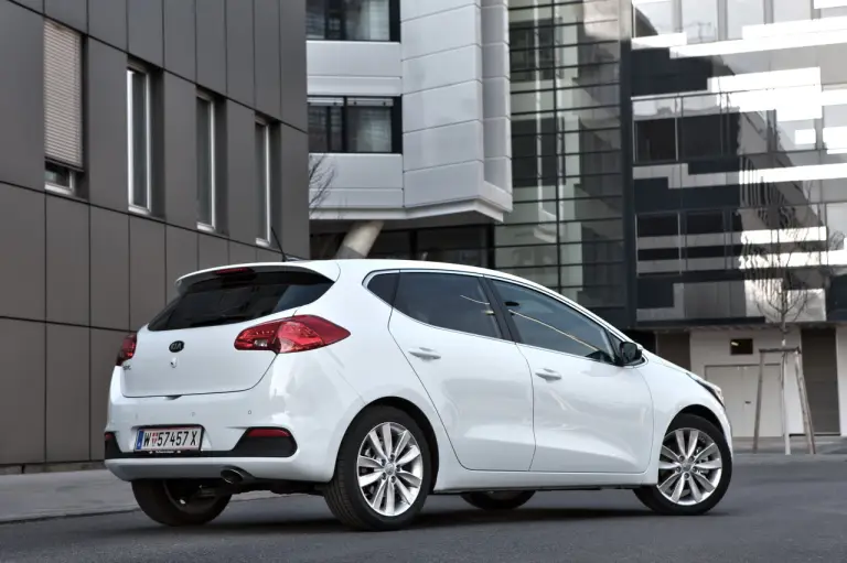 Kia Ceed 2012 nuove foto ufficiali - 18