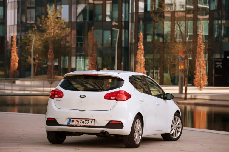 Kia Ceed 2012 nuove foto ufficiali - 19