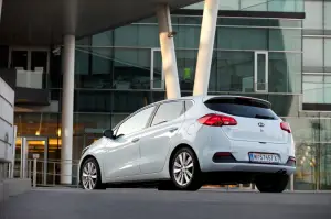 Kia Ceed 2012 nuove foto ufficiali