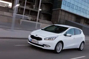 Kia Ceed 2012 nuove foto ufficiali