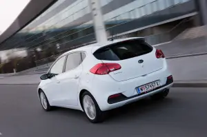 Kia Ceed 2012 nuove foto ufficiali