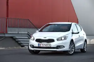 Kia Ceed 2012 nuove foto ufficiali