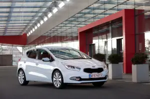 Kia Ceed 2012 nuove foto ufficiali