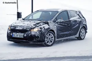 Kia Ceed 2015 - Foto spia 19-01-2015 - 3