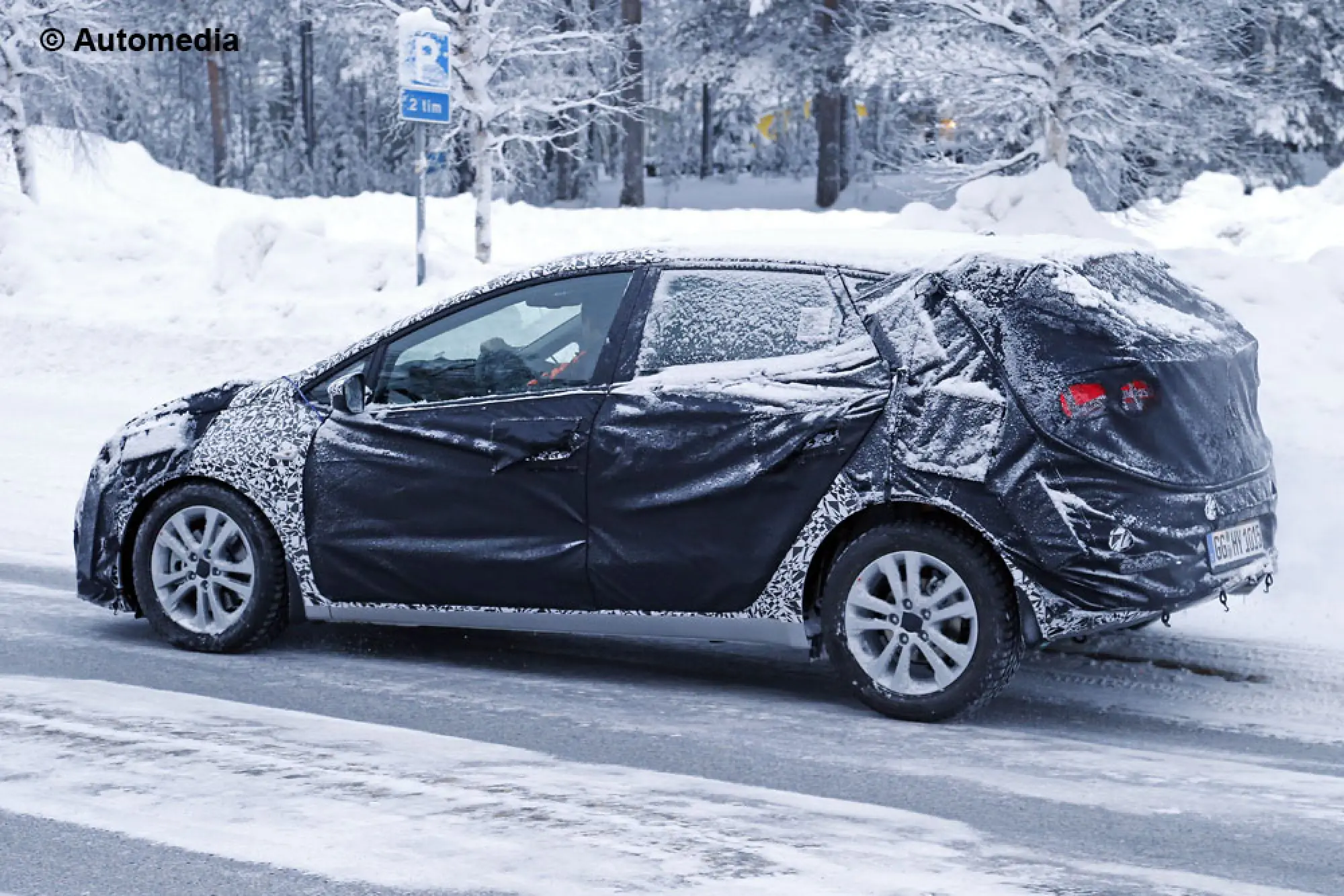 Kia Ceed 2015 - Foto spia 19-01-2015 - 6