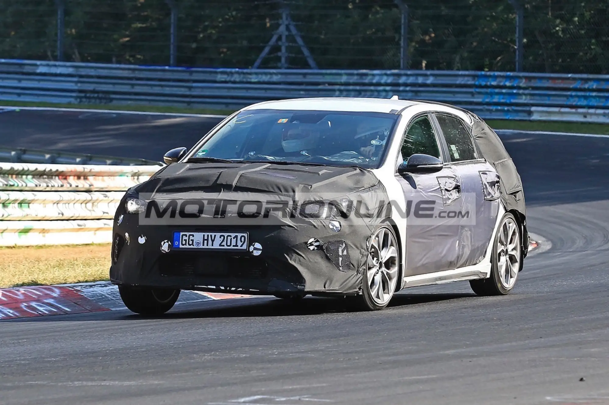 Kia Ceed GT - Foto spia 24-8-2018 - 2