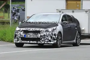 Kia Ceed GT foto spia 6 giugno 2018