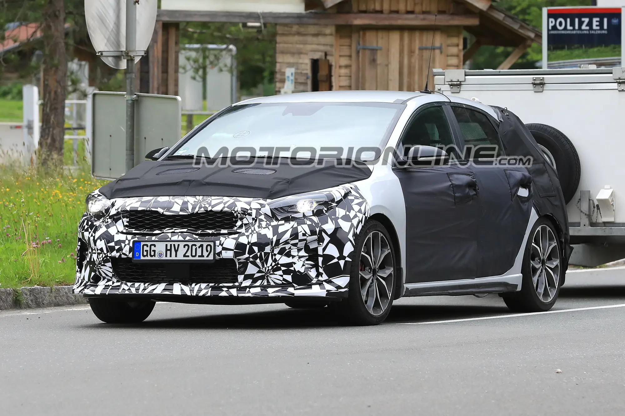 Kia Ceed GT foto spia 6 giugno 2018 - 3