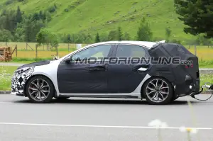 Kia Ceed GT foto spia 6 giugno 2018 - 7