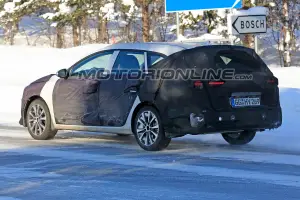 Kia Ceed Sportswagon foto spia 1 marzo 2018 - 8