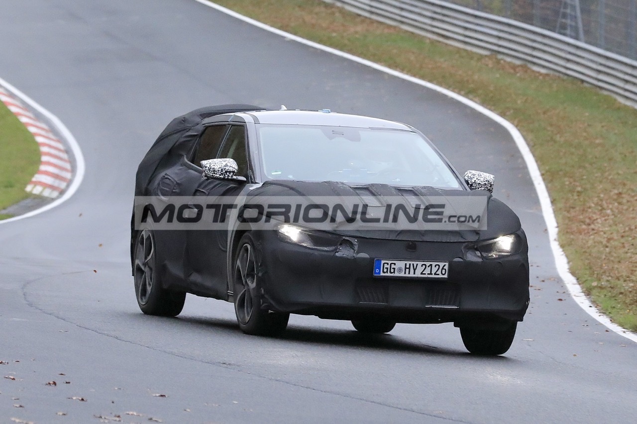 Kia EV Crossover - Foto spia 20-11-2020