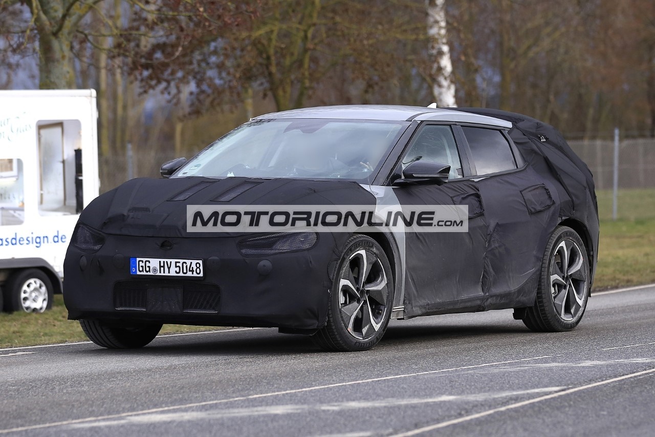 Kia EV crossover - Foto spia 4-2-2021