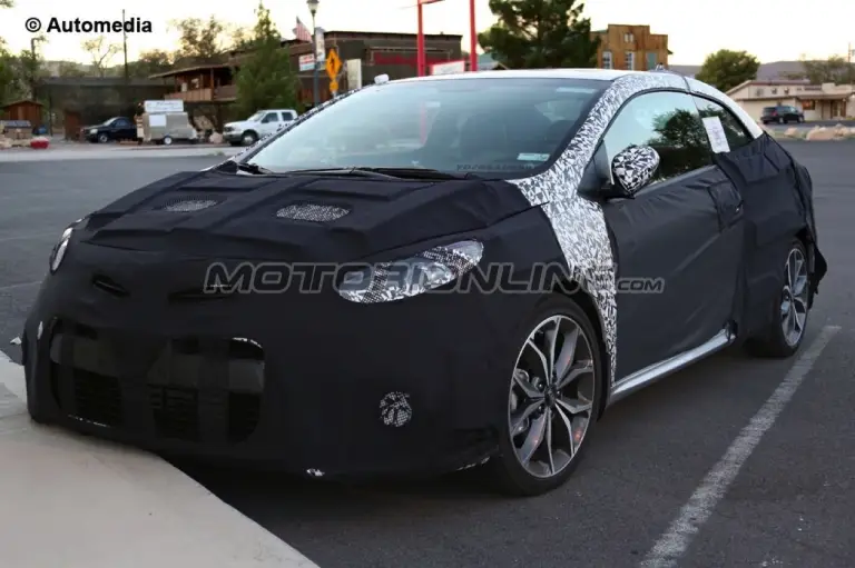 Kia Forte, Forte Koup, Forte5 MY 2017 - Foto spia 20-08-2015 - 2