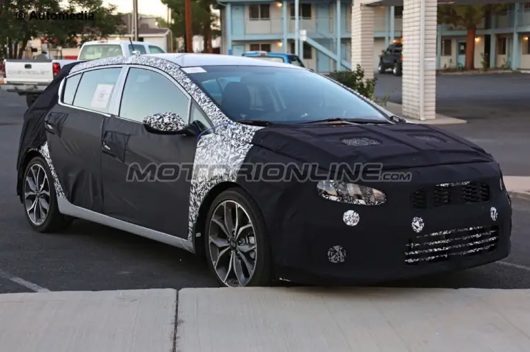 Kia Forte, Forte Koup, Forte5 MY 2017 - Foto spia 20-08-2015 - 9