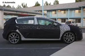 Kia Forte, Forte Koup, Forte5 MY 2017 - Foto spia 20-08-2015 - 11