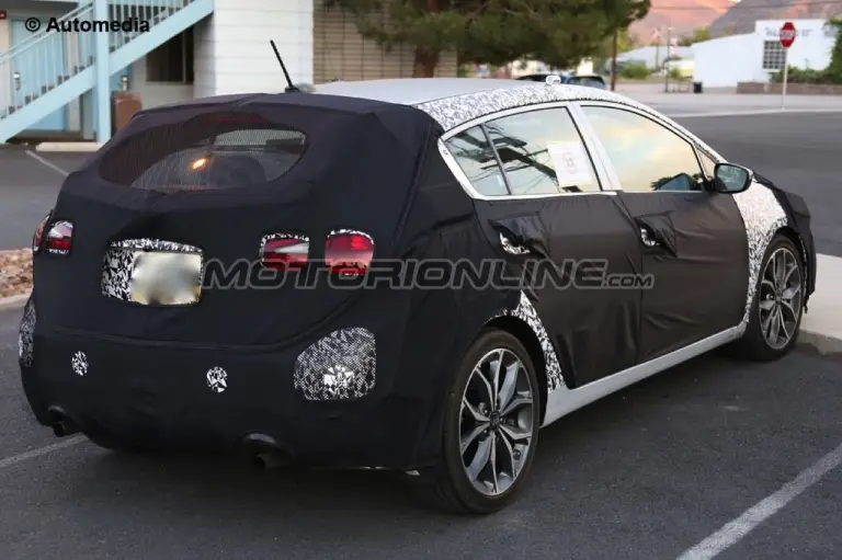 Kia Forte, Forte Koup, Forte5 MY 2017 - Foto spia 20-08-2015 - 13