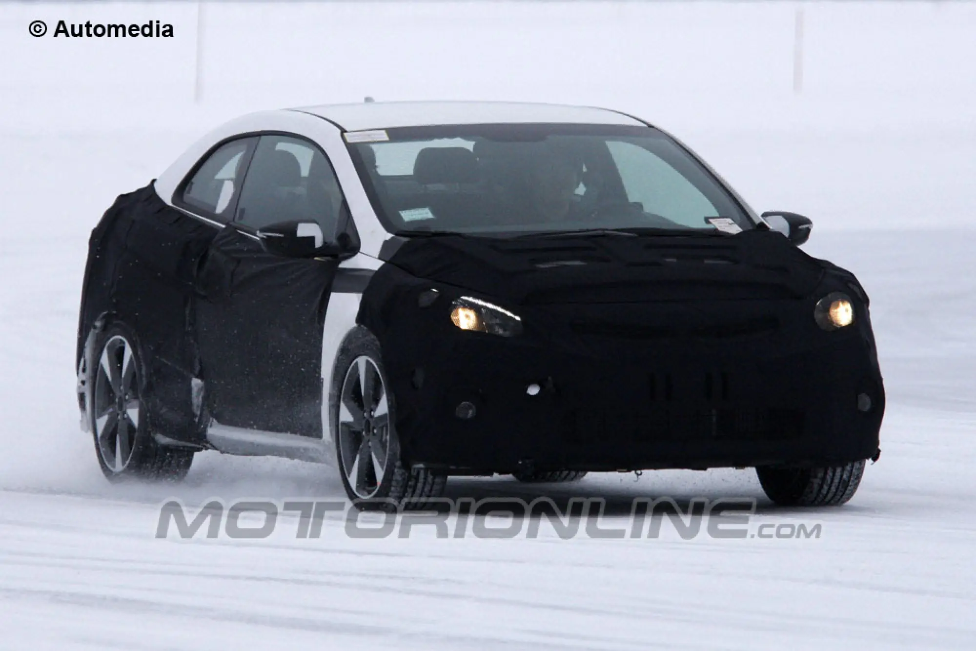 Kia Forte Koup 2014 - Foto spia 23-02-2013 - 1