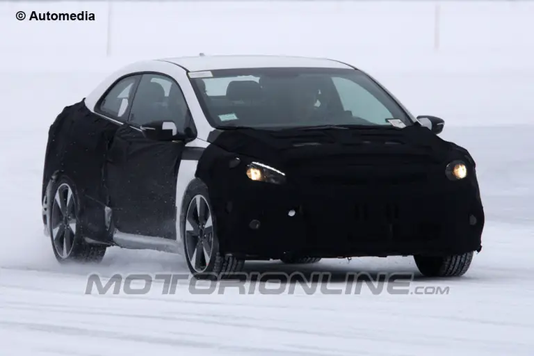 Kia Forte Koup 2014 - Foto spia 23-02-2013 - 1