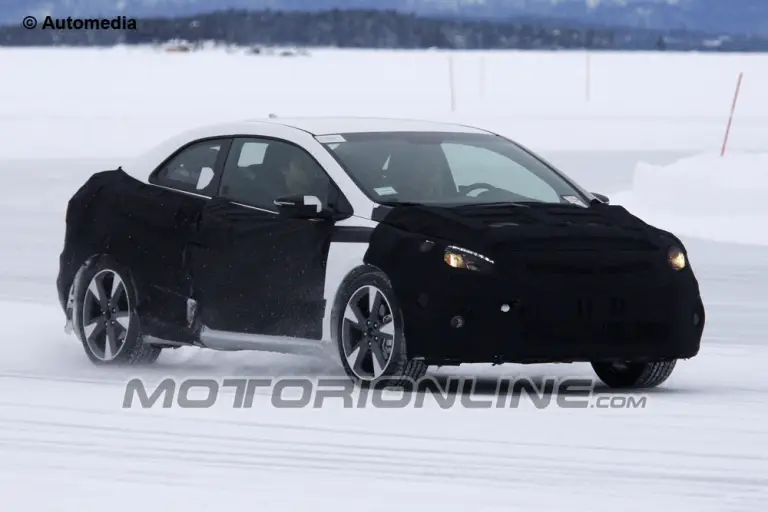 Kia Forte Koup 2014 - Foto spia 23-02-2013 - 2