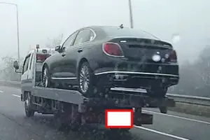 Kia K900 MY 2019 - Teaser e foto spia