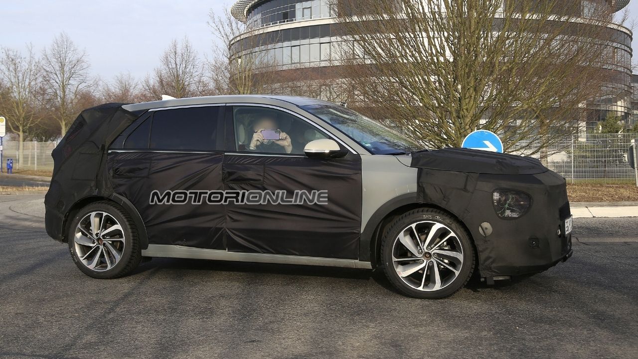 Kia Niro 2022 - Foto Spia Restyling 